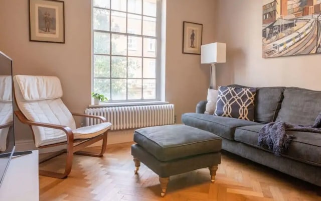 A Regal Abode - Marylebone - by Frankie Says