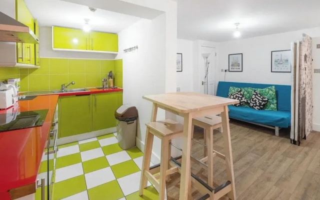 Apartment Sleeps 6 With Ensuite Baths