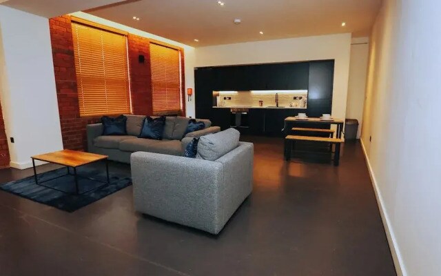 The Nichols Building Spacious 3-bedroom Apartment