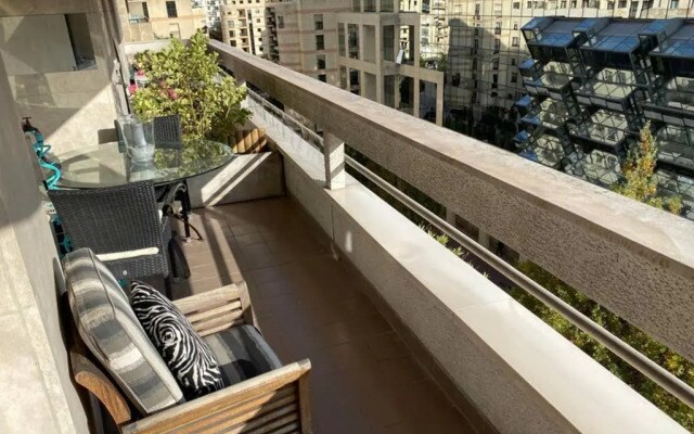 Beautiful Modern Fully Furnished Studio