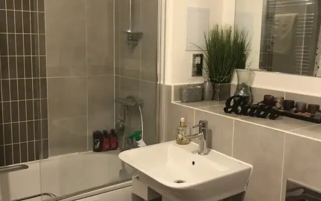 Immaculate 3-bed Apartment in Barking