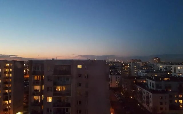Niebieski Meander Pokoje Blisko Metra