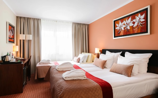 Avalon Hotel & Conferences
