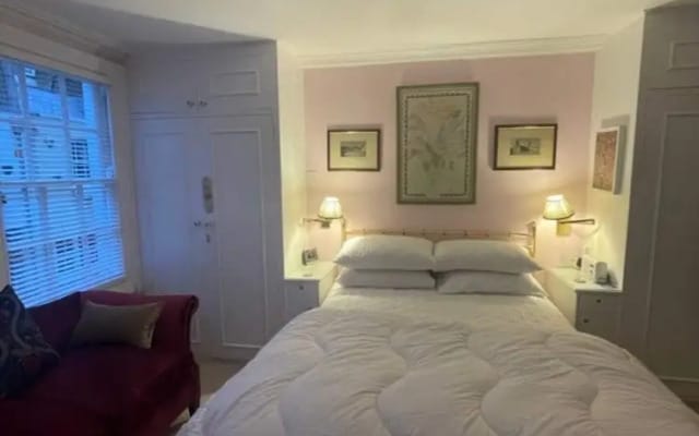 Expansive 4BD Home- 15 min From Buckingham Palace!