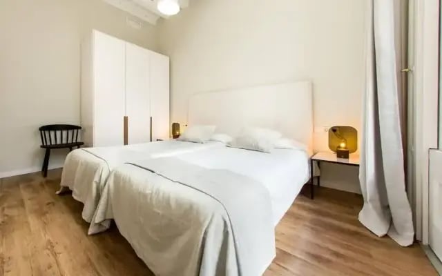 Bright and modern 4bedroom with terrace in Las Ramblas P2