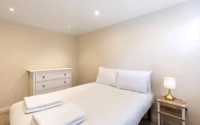 Beautiful Modern 4BR House in Central London