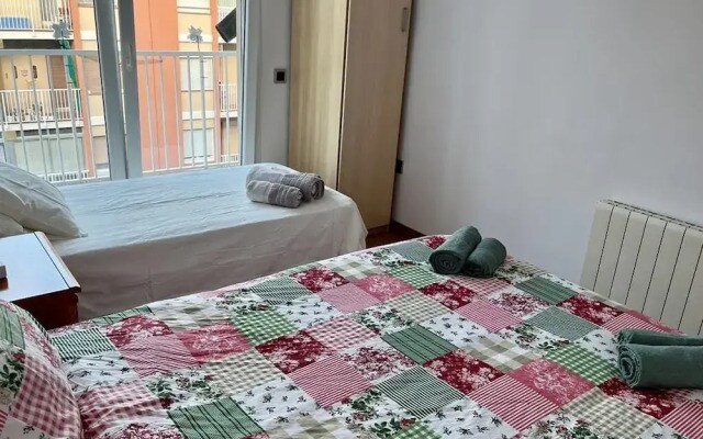 Amplio apartamento cerca FIRA y Centro
