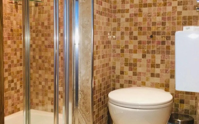 Heathrow Cottages B&B