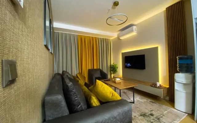 Elegant1 1apartment With Terrace - Core Living
