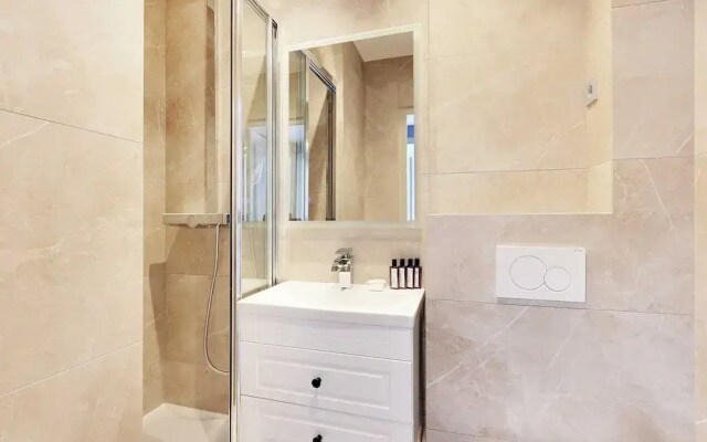 Amazing 2bd/6p apt With A/C - Bastille