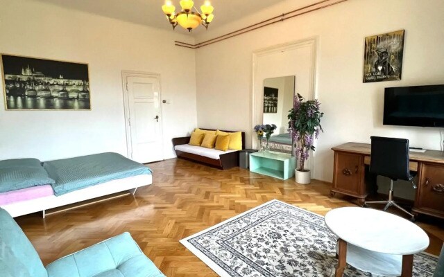 Historical 150 m2 Wenceslas square apartment