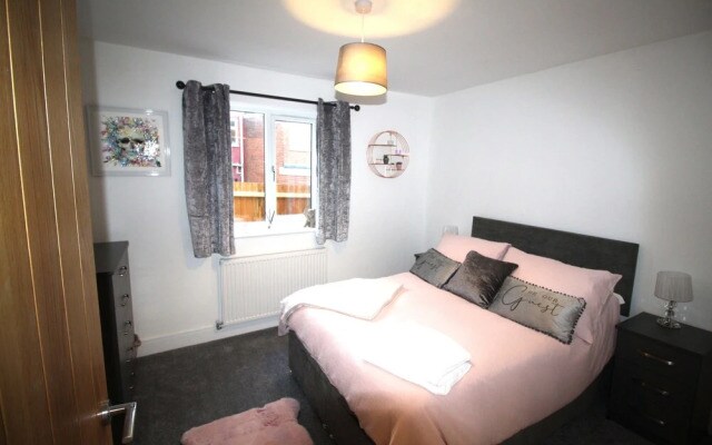 2 Bed Bungalow - Large Enclosed Garden - New Build