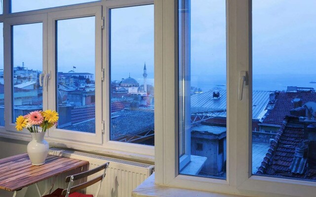 Ekim Apartments