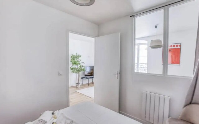Stunning 3BR Home in the Heart of 10th Arr. Paris!