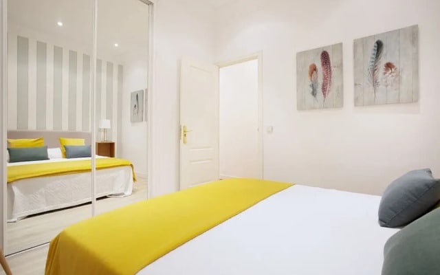 Big Apartment 2 Bedrooms & 2 Bathrooms. Chamberí
