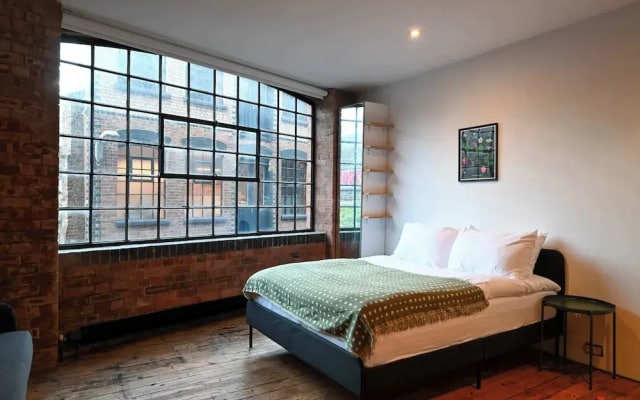 Spacious Studio in a Converted Warehouse Shoreditch
