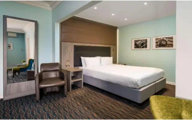 London Chigwell Prince Regent Hotel, BW Signature Collection