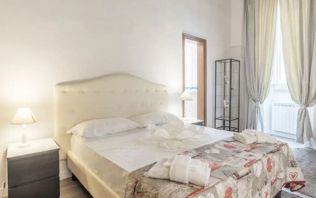 Pantheon Charming Apartment