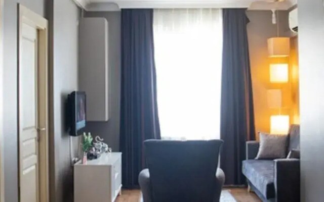 The Hera Suite Hotel