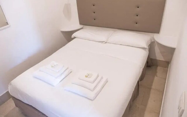 Monti Colosseum Accommodation