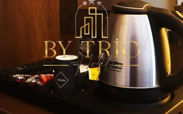 By Trio Hotel