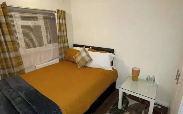 3 Bedrooms - 6 Guests - Parking - Fireplace - Bbq