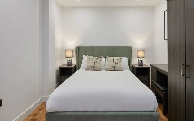 Host & Stay Balcony Room, Sevenstay Apartments