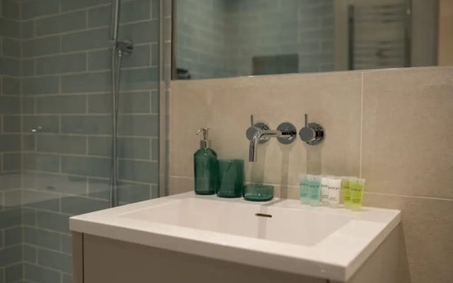 Beautiful Hampstead Home RH9