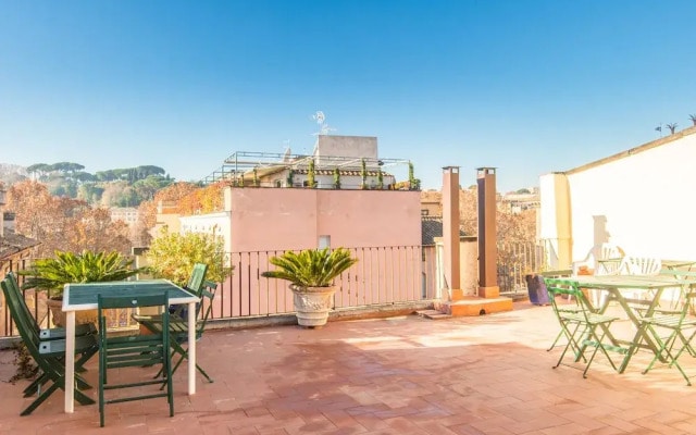 RSH Giulia Enchanting Apartment View