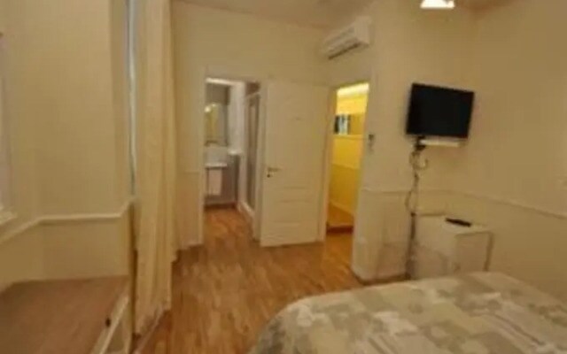 Rose in Rome Suites