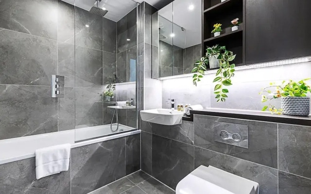 Sleek and Stylish 9th Floor Apartment