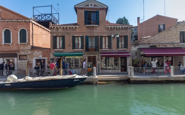 Tolentini Canal View Apartment