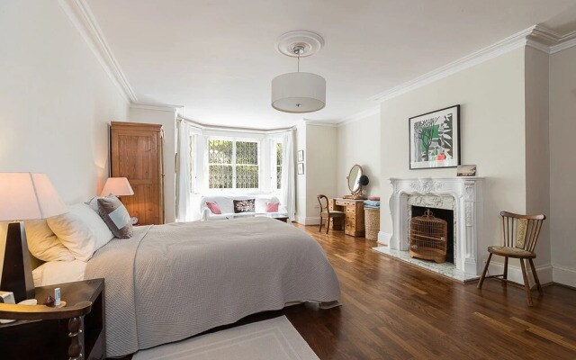 Elegant 2 bed near Hampstead and Camden, sleeps 4