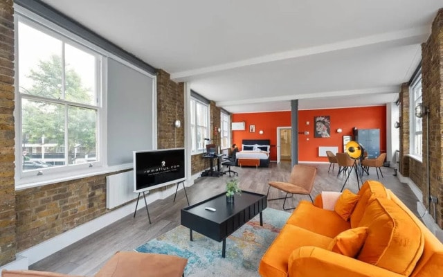 New Spacious Studio in Old St