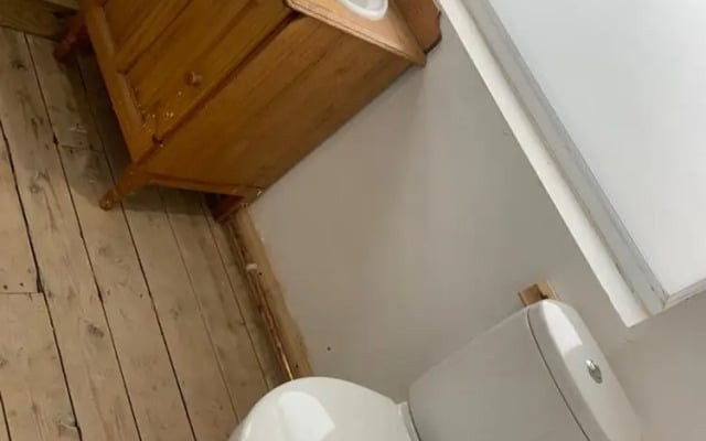 Corner Shop Apartments Sleeps 5 Parking
