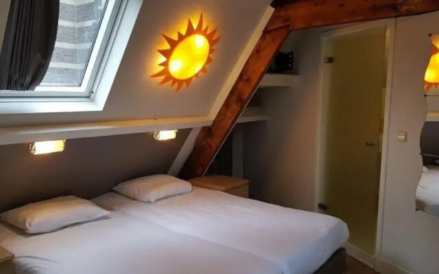 Hotel Corner House