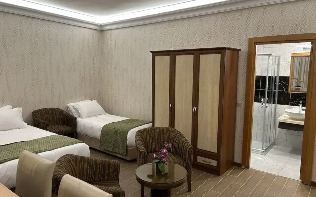 Lily Rooms