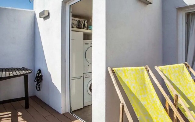 Stunning 1 bed W/sunny Terrace in Madrid Center