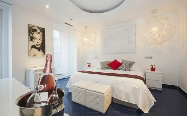 Alaia Holidays Apartments And Suite Caballero De Gracia