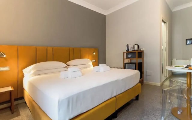Velia Relais