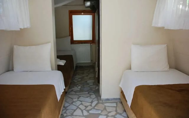 Shila Tatil Koyu