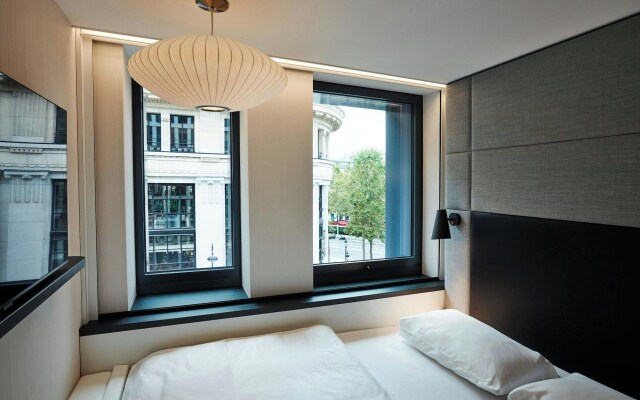 Отель citizenM Paris Champs-Élysées