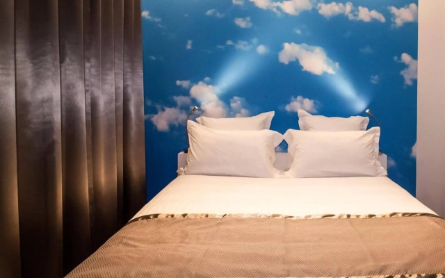 Hotel Sixteen Paris Montrouge