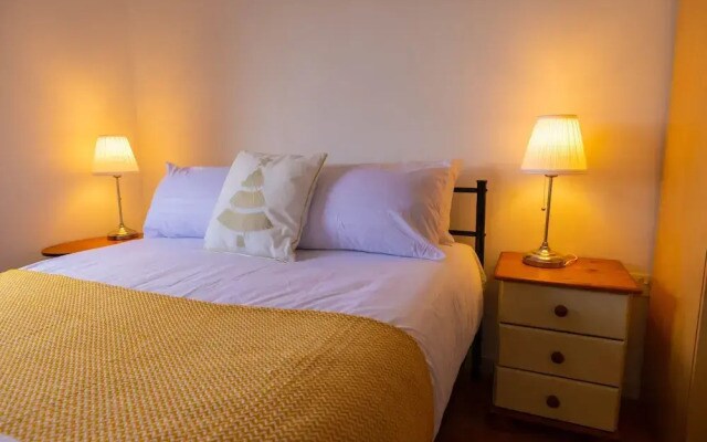 Beautiful and Spacious 2-bed Apartment in London