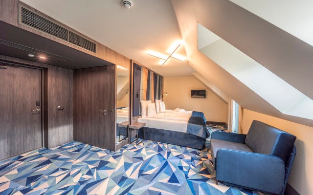 Отель Wellton Riverside Spa 