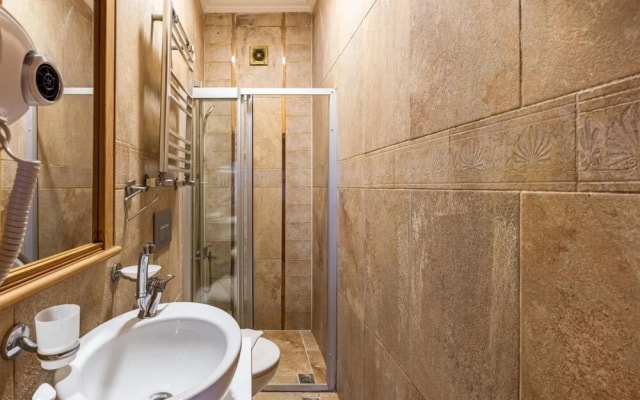Cozy Flat Near Trendy Attractions in Balatfatih--