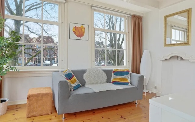 Water View Apartment