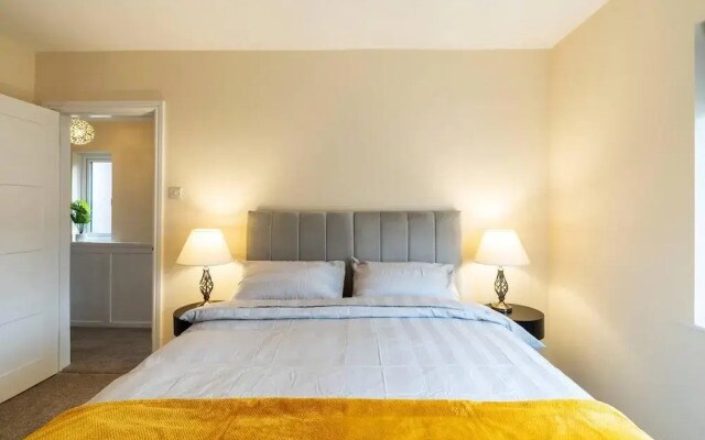 Impeccable Luxury 2-bed House in Sheffield