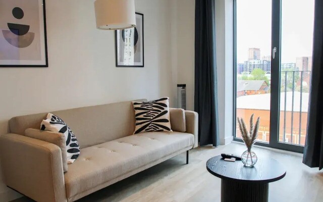 Slate Suite 1BR City Views