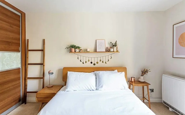 London Docklands Retreat